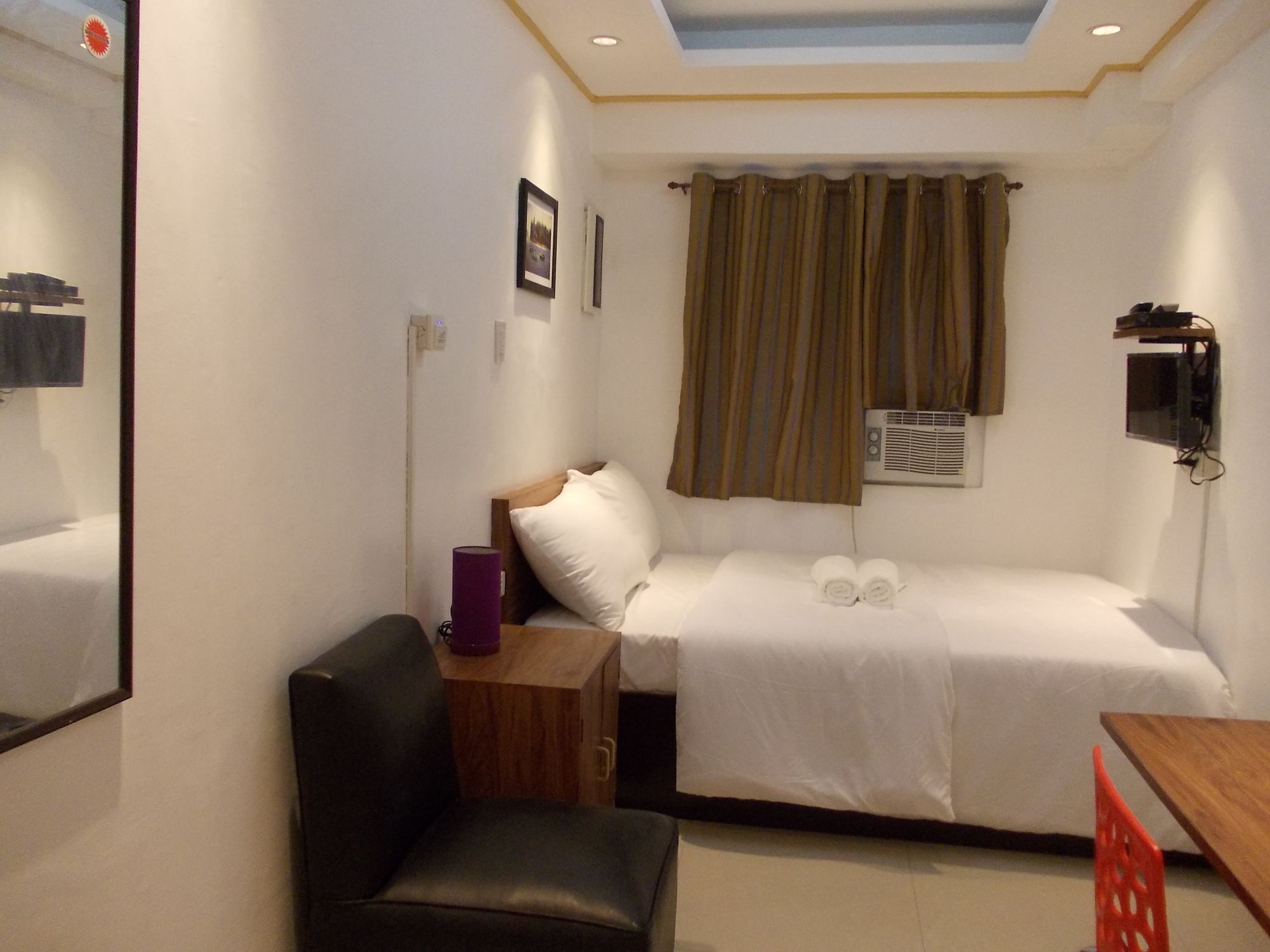 Oyo 882 City Stay Inns Makati City Hall Mandaluyong Buitenkant foto